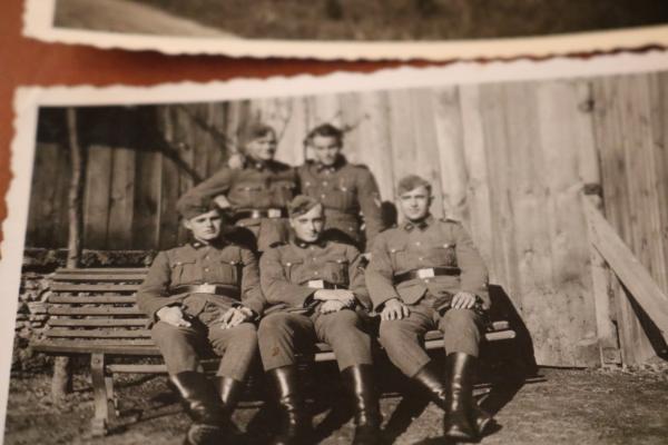 drei Fotos - Soldaten der SS - Totenkopf  , Verfügungstruppe